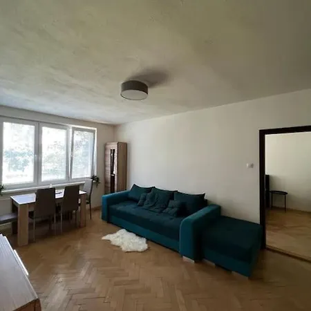 Priestranny Utulny Byt V Ruzinove Apartment