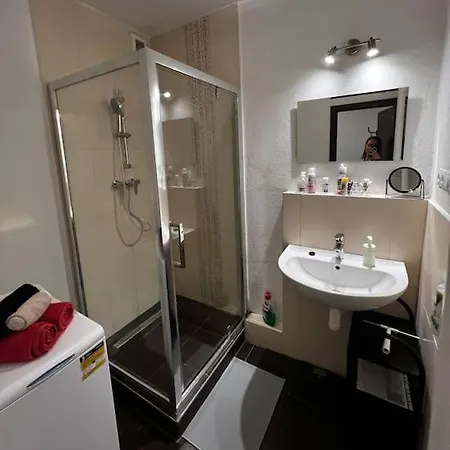 Apartment Priestranny Utulny Byt V Ruzinove Bratislava