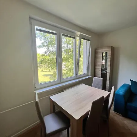 Apartment Priestranny Utulny Byt V Ruzinove