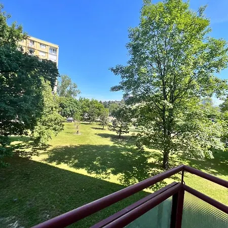 Apartment Priestranny Utulny Byt V Ruzinove